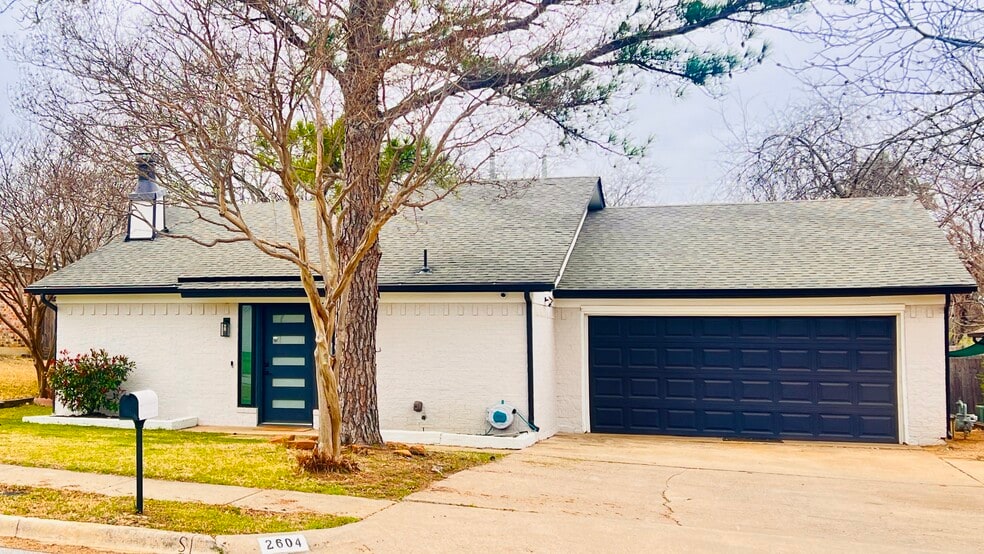 Building Photo - 2604 Nelwin Pl