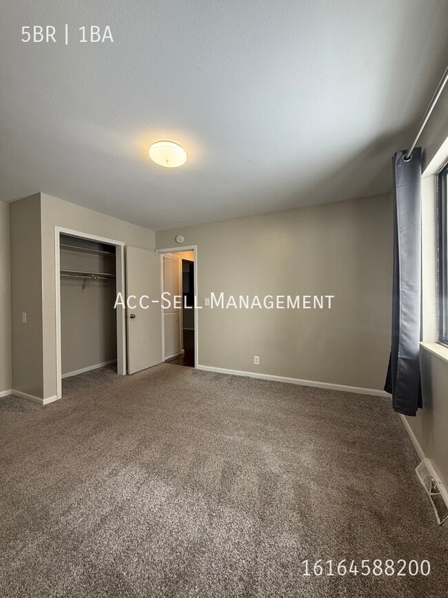 Building Photo - 5231 Rich-