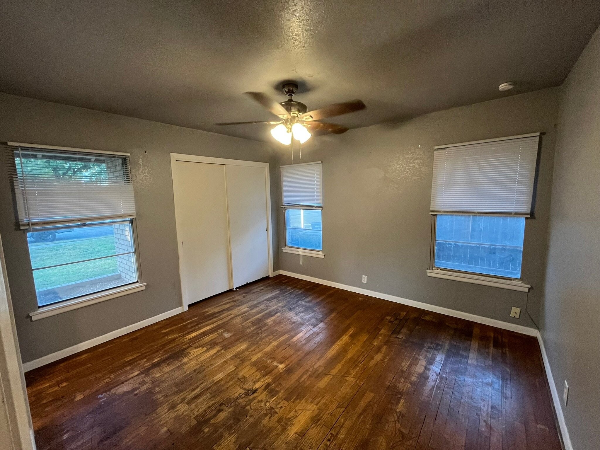 Building Photo - 4534 Waikiki Dr