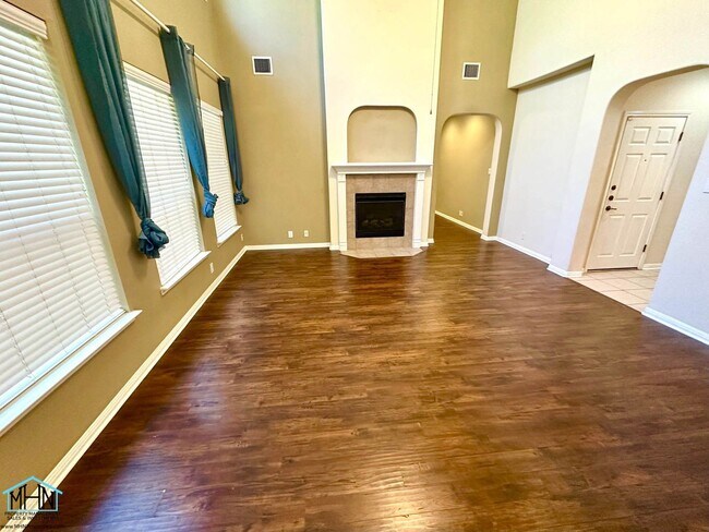 Building Photo - BEAUTIFUL 4 bed/2.5 bath near Stone Oak, j...