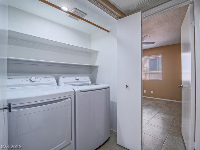 Building Photo - 912 Boulder Springs Dr