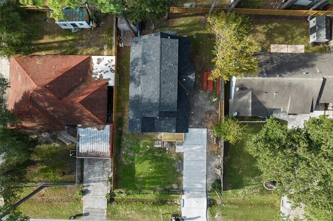 Building Photo - 17507 Wild Oak Dr