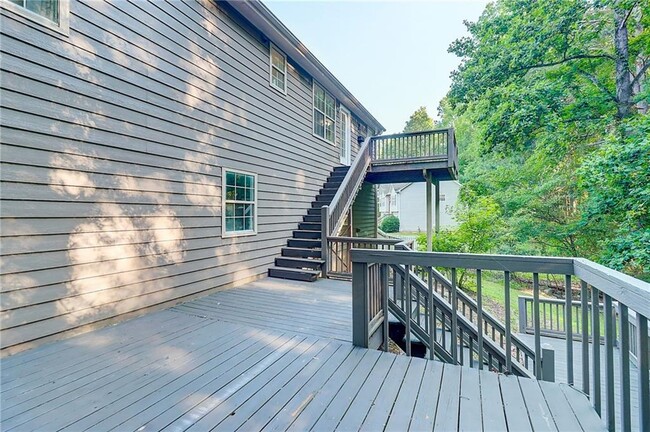 Building Photo - 3347 Camens Way NE