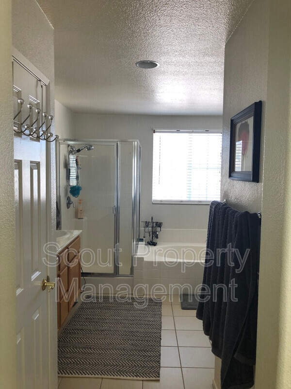 Building Photo - 32637 Clearvail Dr