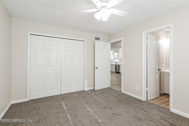 Building Photo - 8203 Ireland Dr