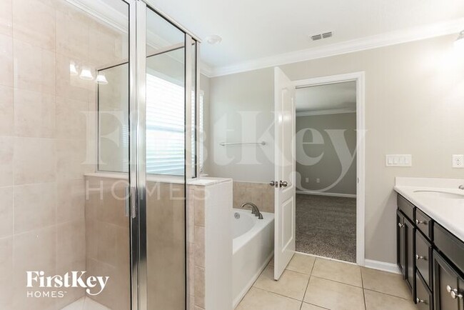 Building Photo - 9019 Devon Pines Dr
