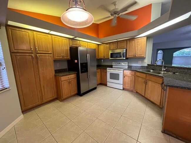 Building Photo - 25381 Deep Creek Blvd