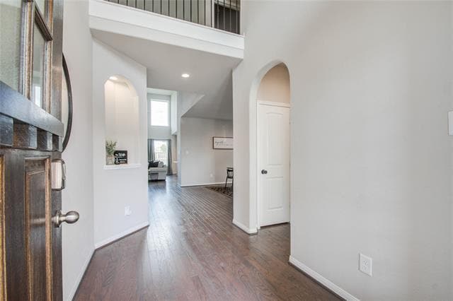 Building Photo - 7606 Cottonwood Falls Dr