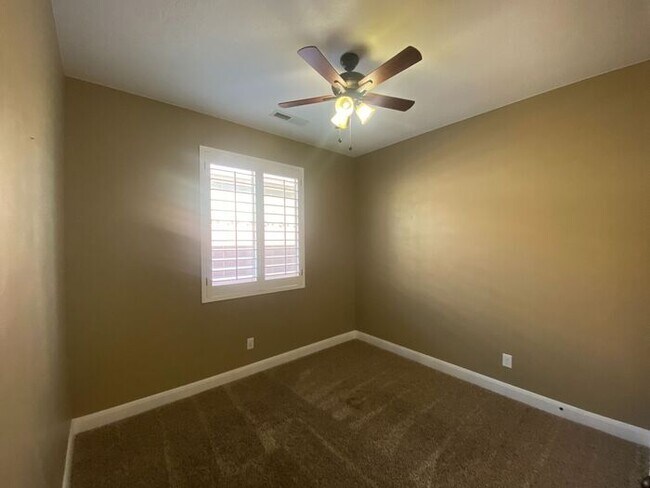 Building Photo - 455 N 2260 W