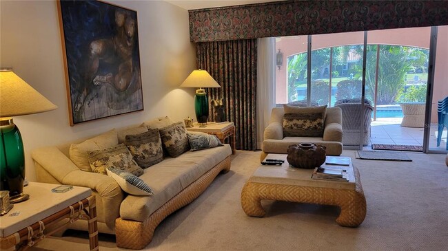 Building Photo - 638 S Owl Dr