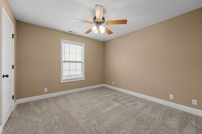 Building Photo - Pet Friendly in Sango!