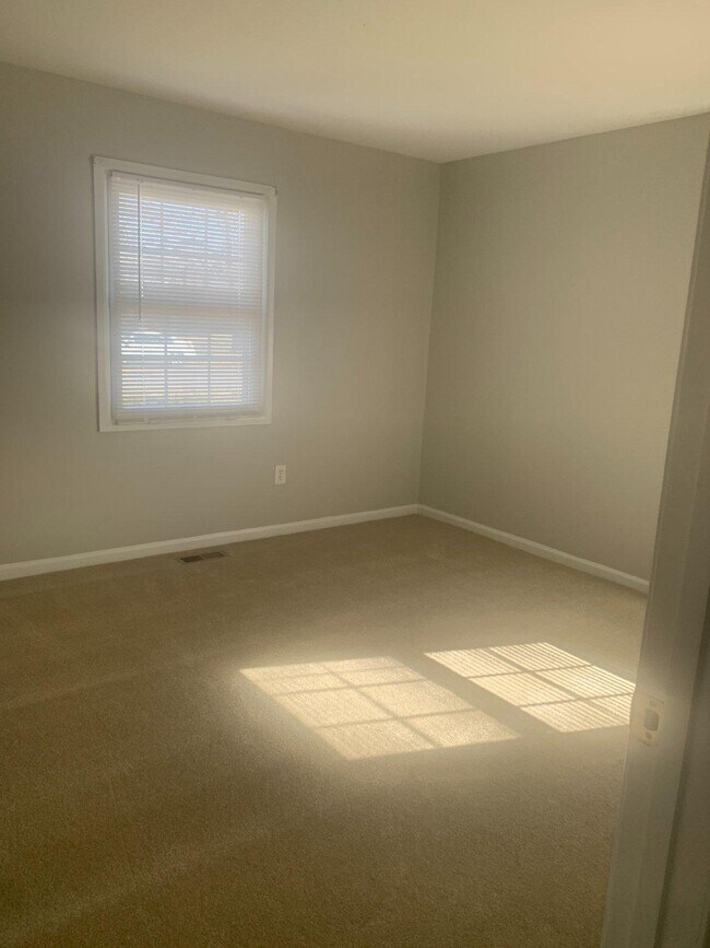 Building Photo - 13217 Poplar Tree Rd