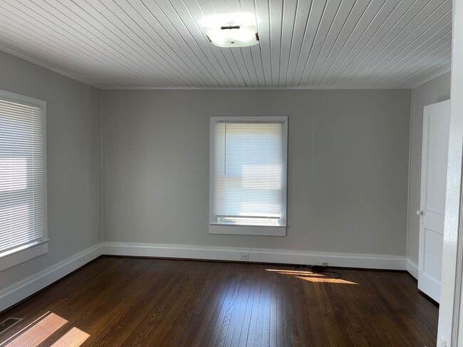 Building Photo - 2 BED, 1 BATH HOME LOCATED IN DENTON!