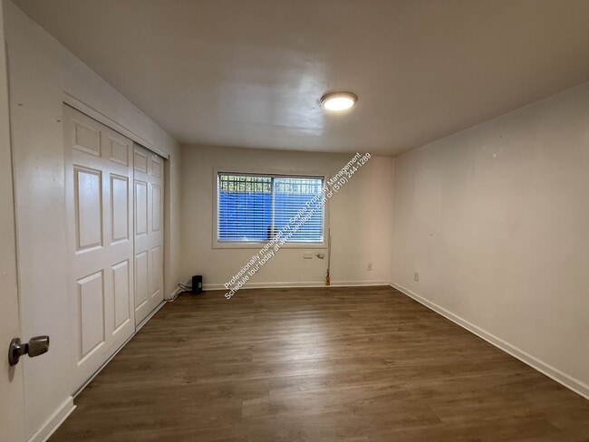 Building Photo - 943 53rd St