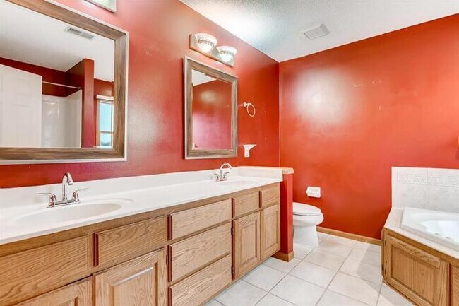 Building Photo - 9931 Evergreen Ave N, Brooklyn Park, MN, 5...