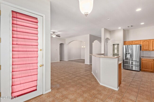 Building Photo - 13508 W Alvarado Dr