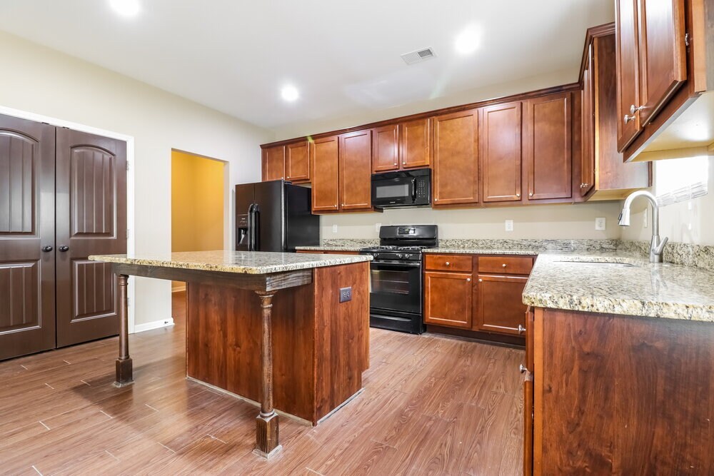 Building Photo - 2107 Juniper Ives Ct SE