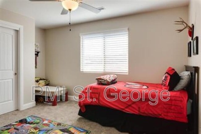 Building Photo - 1001 W Curly Hollow Dr