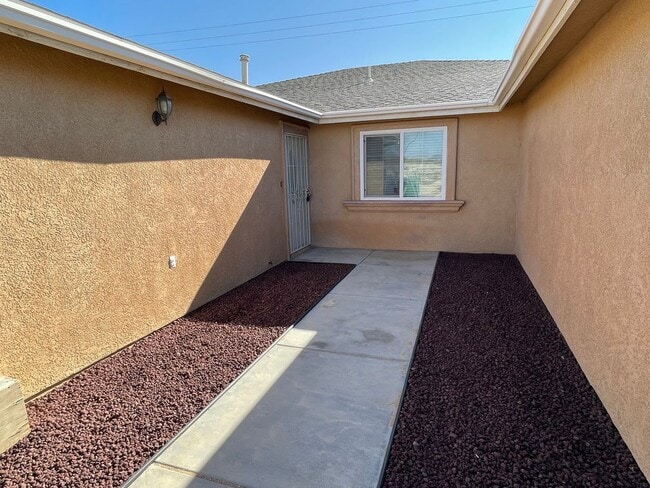 Building Photo - 21755 Ives Dr