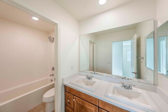 Building Photo - Large Single Family, 5 Bed 3 Bath, Corona-Norco Unified School District.