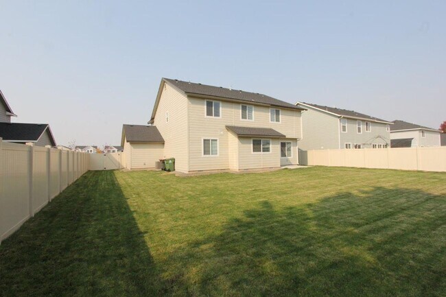 Building Photo - Immaculate & Spacious Home in West Meridian