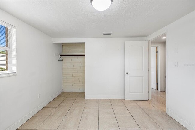 Building Photo - 10803 Hyssop St