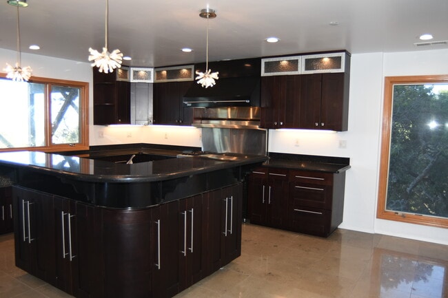 Building Photo - 15 Anson Rd