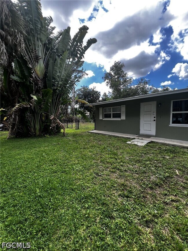 Building Photo - 4145 Saums Dr