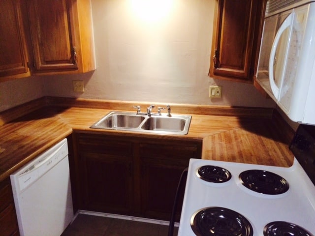 Building Photo - 54 Oakland St