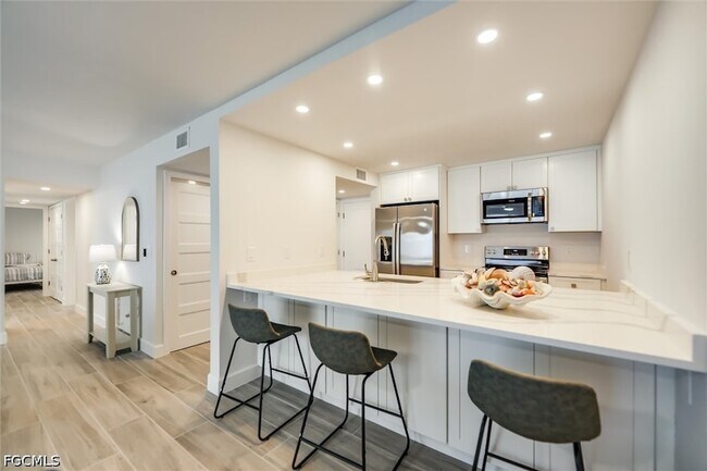 Building Photo - 760 Sextant Dr