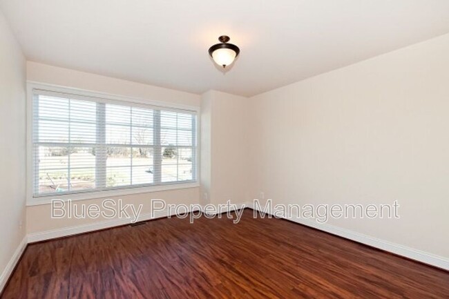Building Photo - 1570 Wickham Pond Dr