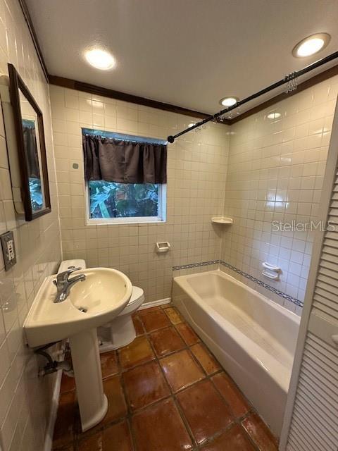 Building Photo - 2120 E Washington St