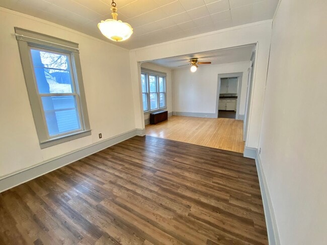 Building Photo - 4 Bedroom near Downtown Fargo!