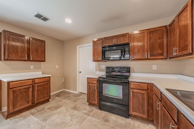 Building Photo - 25% OFF FIRST MONTH'S RENT WITH 12 MONTH LEASE! Lovely 3 bedroom, 2 bath home in Harriet Creek Ra...