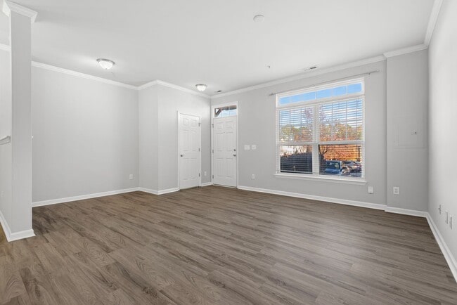 Building Photo - Town House in North Raleigh- Available Now