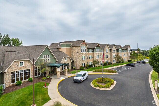 Building Photo - Crossroads Commons