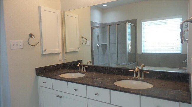 Building Photo - 520 Caddo Lake Dr