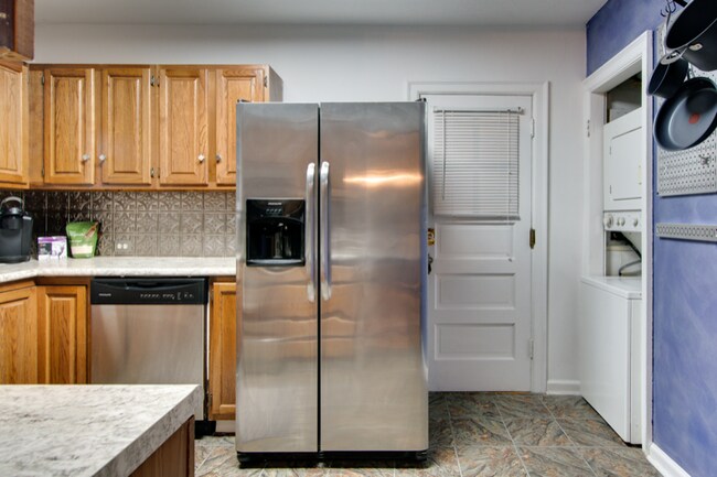 Building Photo - 131 S 39th St