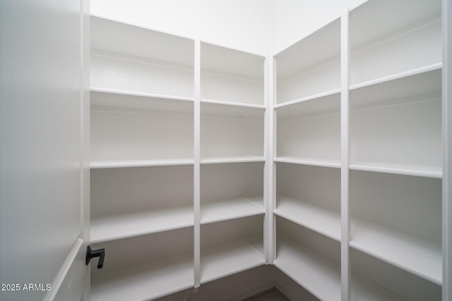 Building Photo - 20607 W Rancho Dr