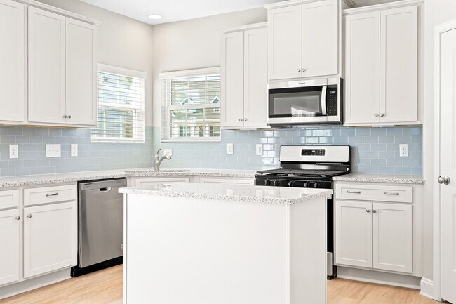 Building Photo - *Beautiful Home @ Aberdeen on Lake Mackintosh*