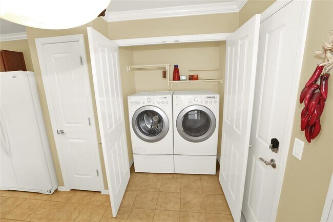 Building Photo - 113 Monument Hill Trail