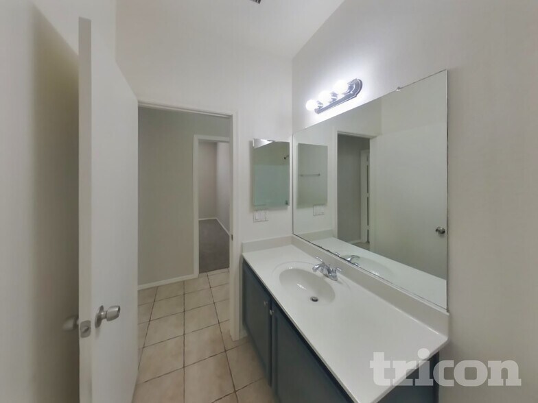 Building Photo - 2836 S 66th Ave