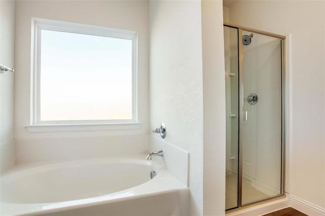 Building Photo - 2405 Donella Dr