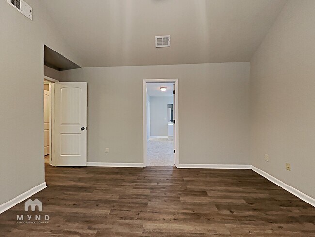 Building Photo - 3088 Rosewalk Dr