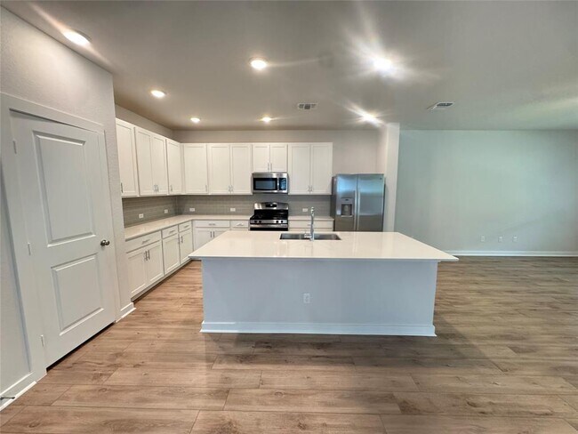 Building Photo - 108 Sorghum Dr