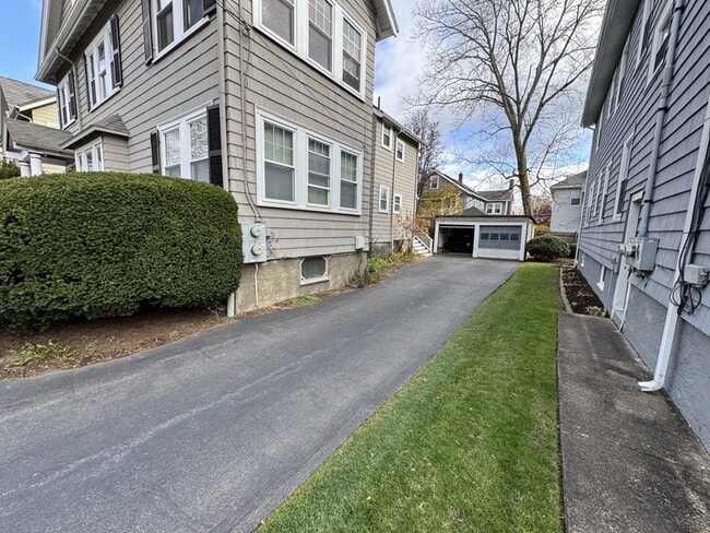 Building Photo - 17 Skahan Rd