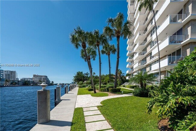 Building Photo - 888 Intracoastal Dr