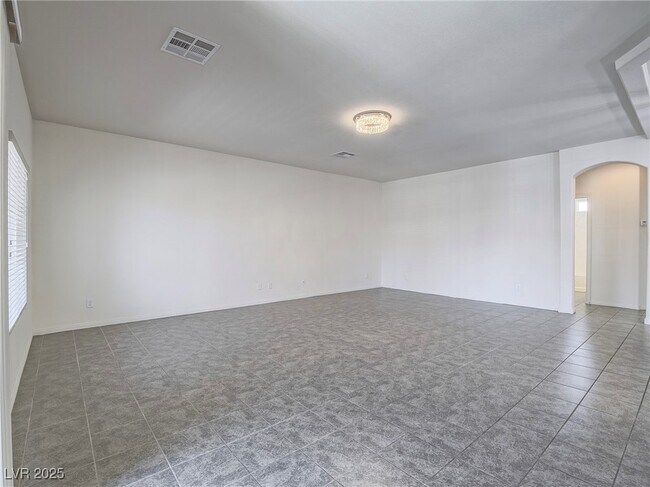 Building Photo - 5391 Kennedy Hill Ave