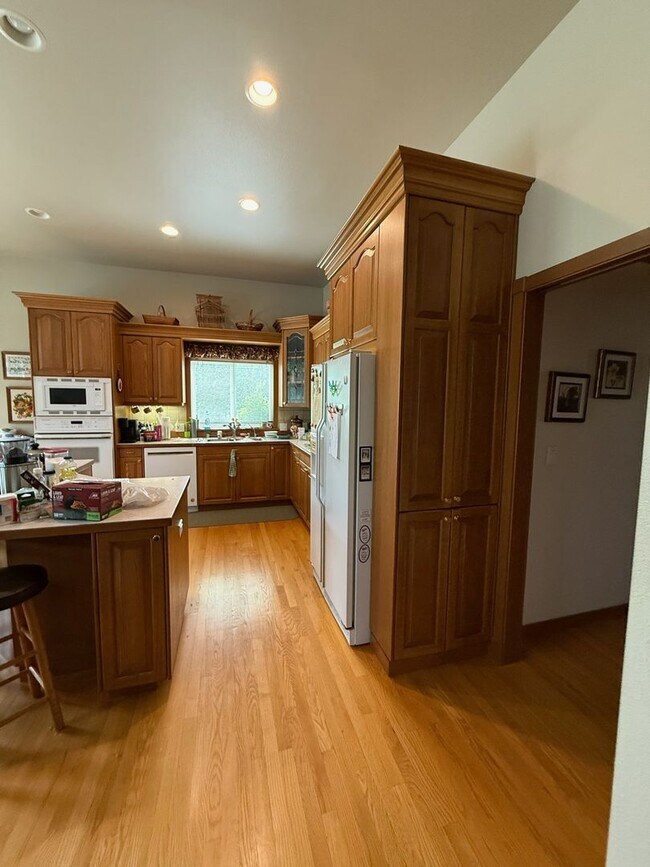 Building Photo - Beautiful Lynden Home!