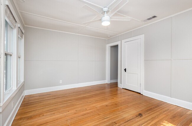 Building Photo - 2112 McMillan Ave